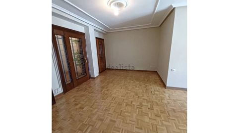 Photo 3 of Flat for rent in Calle Uría, Barrio del Centro, Gijón