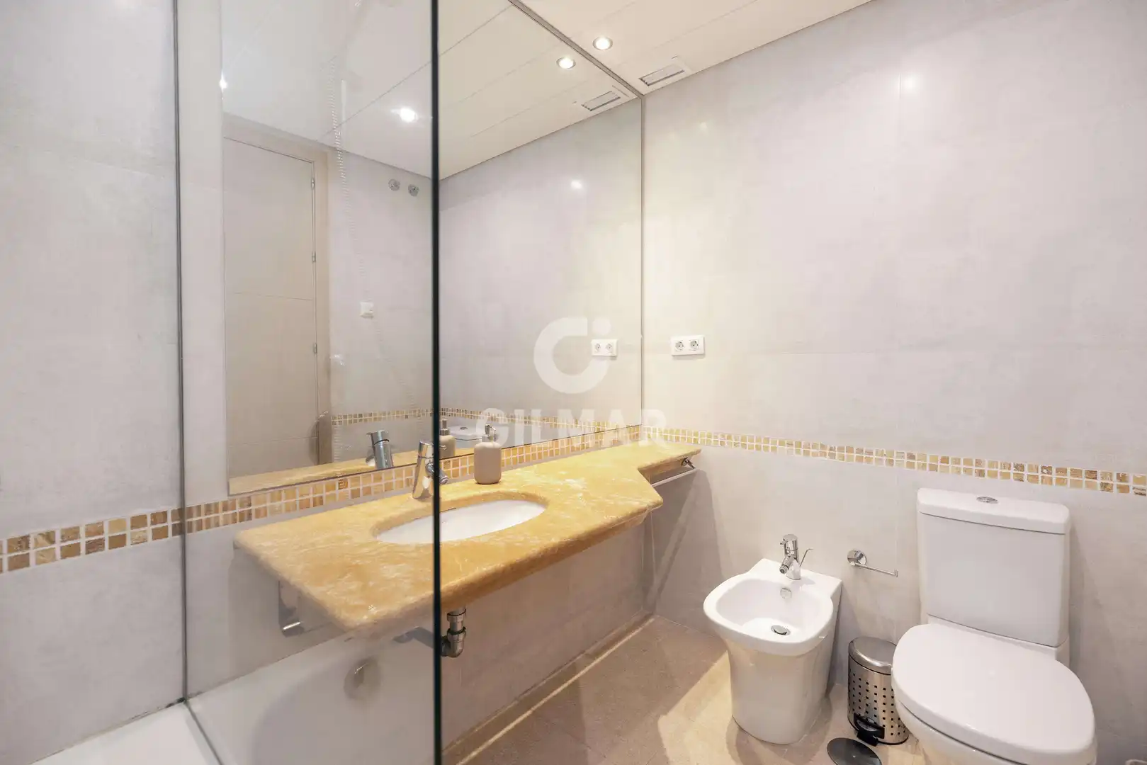 Bany de Apartament en venda en Sotogrande amb Calefacció, Jardí privat i Traster