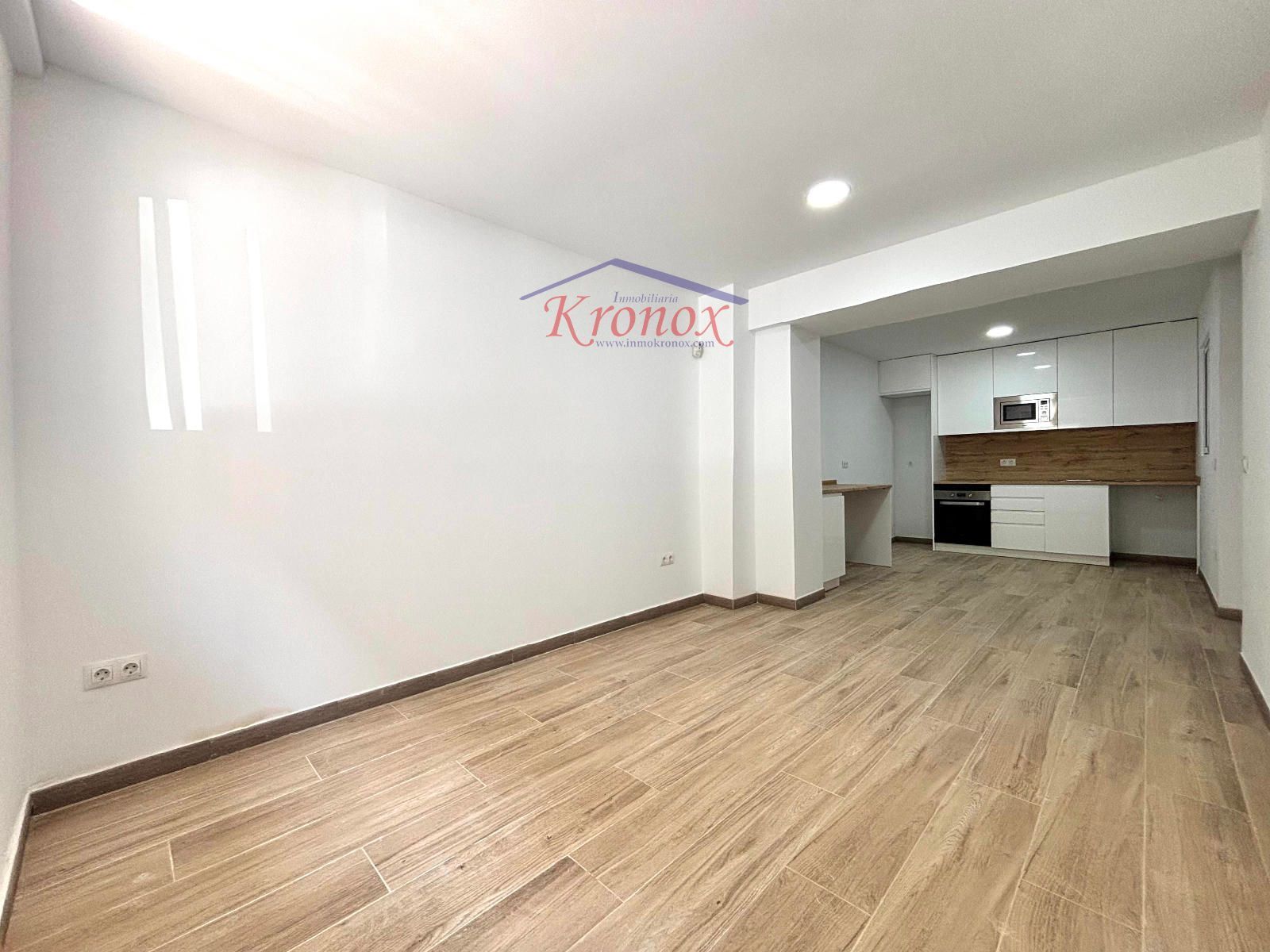 Living room of Flat for sale in  Madrid Capital