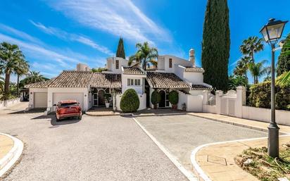 Exterior view of Single-family semi-detached for sale in Marbella