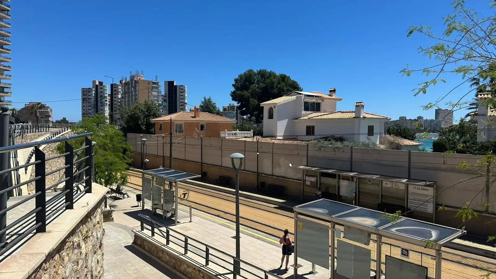 Vista exterior de Pis en venda en Alicante / Alacant amb Forn, Rentadora i Microones
