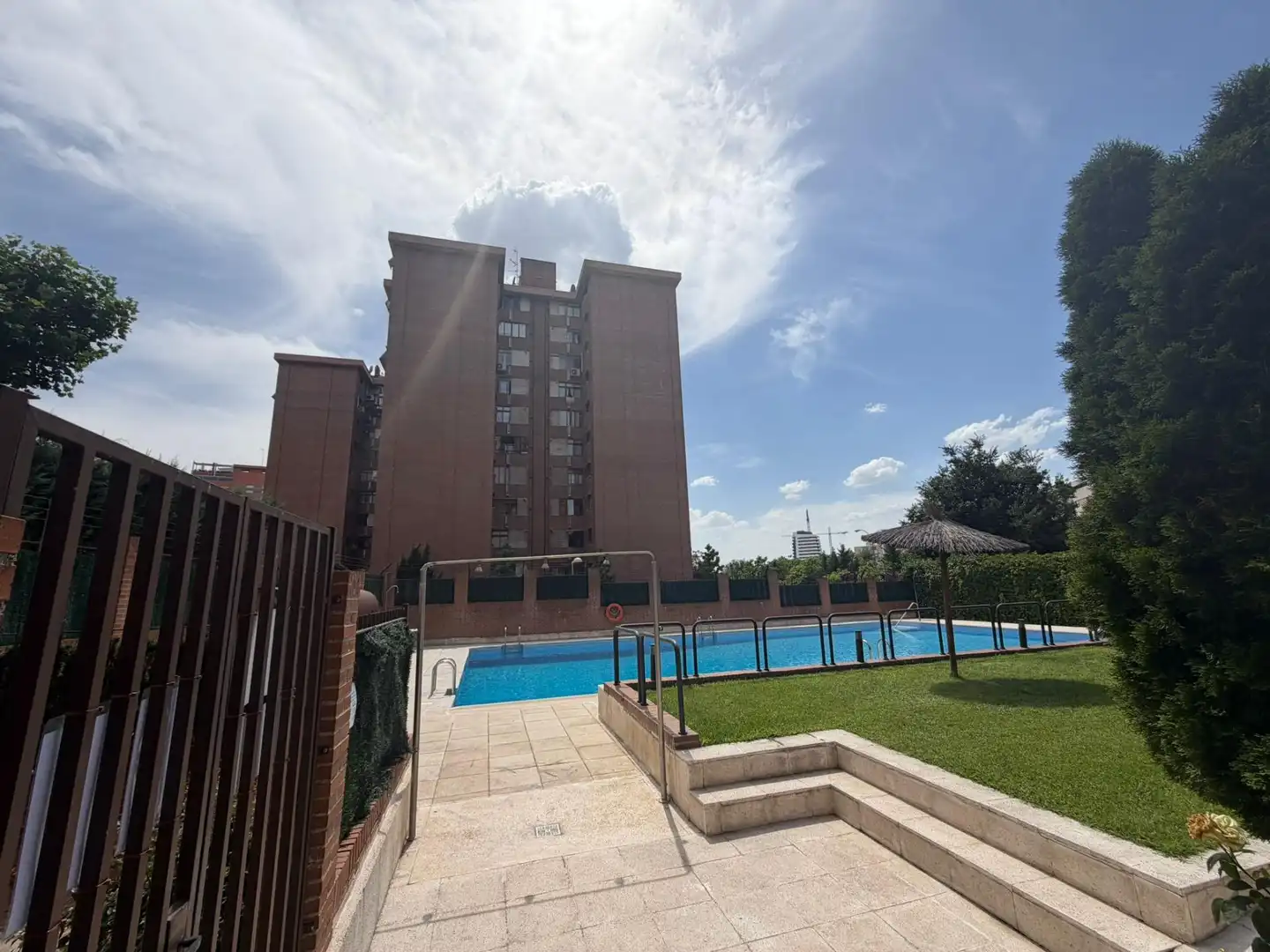 Schwimmbecken von Wohnung zur Miete in Madrid mit Heizung, Privatgarten und Abstellraum