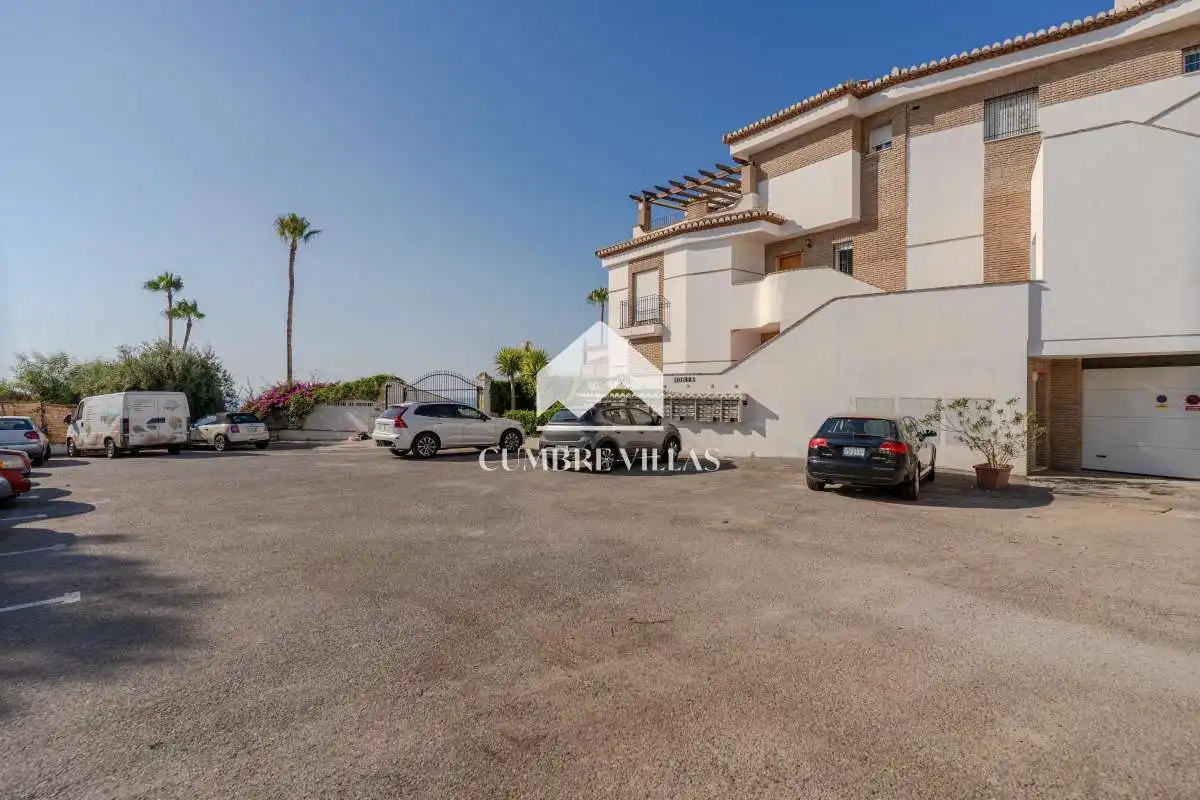Vista exterior de Àtic en venda en Almuñécar amb Terrassa, Moblat i Internet