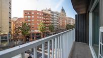 Exterior view of Flat for sale in  Barcelona Capital  with Balcony