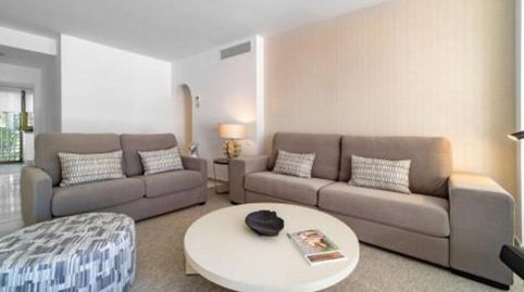 Foto 4 de Apartamento de alquiler en Puerto Banús, Marbella