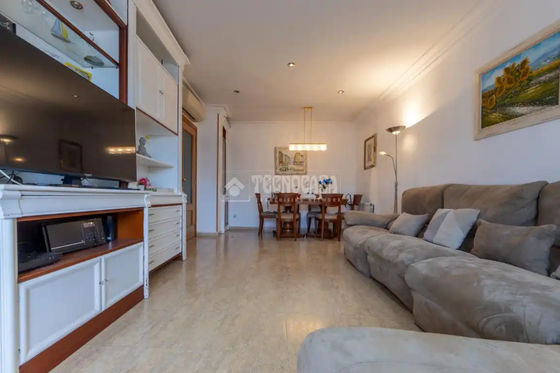 Sala d'estar de Pis en venda en Tarragona amb Aire condicionat, Calefacció i Parquet