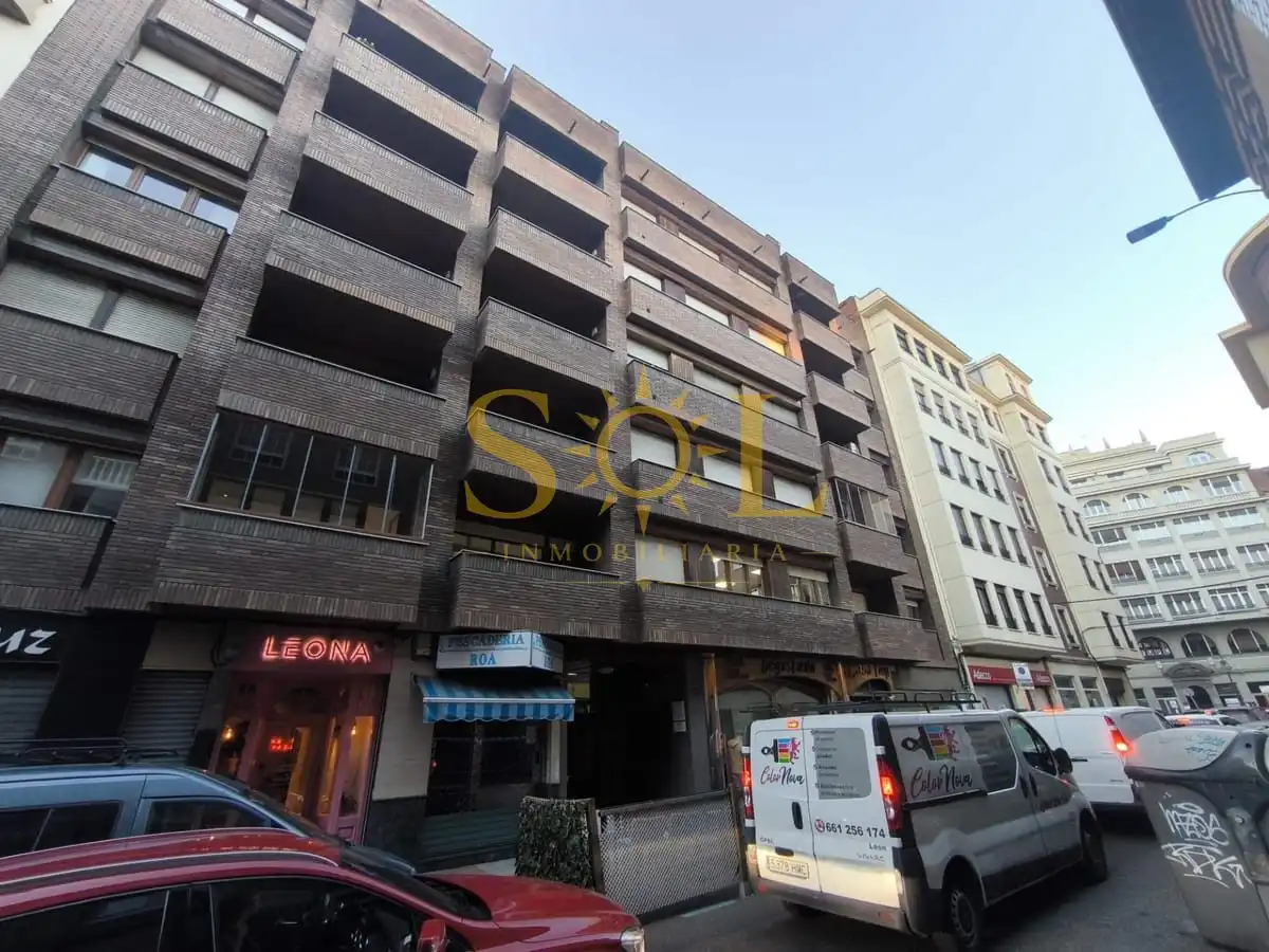 Ufficio con ascensore in vendita a Calle Roa Vega 4, imagen 2
