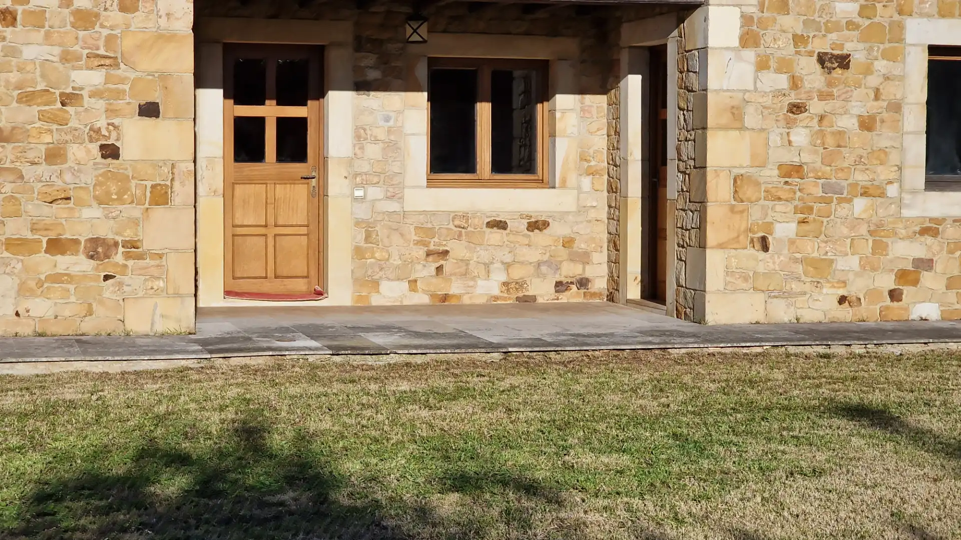 Vista exterior de Casa o xalet en venda en Gijón  amb Calefacció, Jardí privat i Parquet