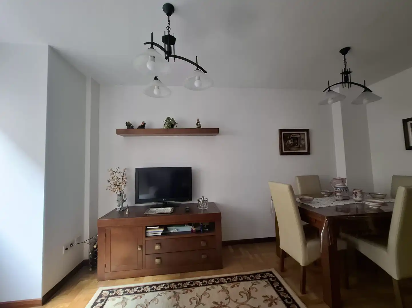 Living room of Flat for rent in Gijón   with Heating, Parquet flooring and Furnished