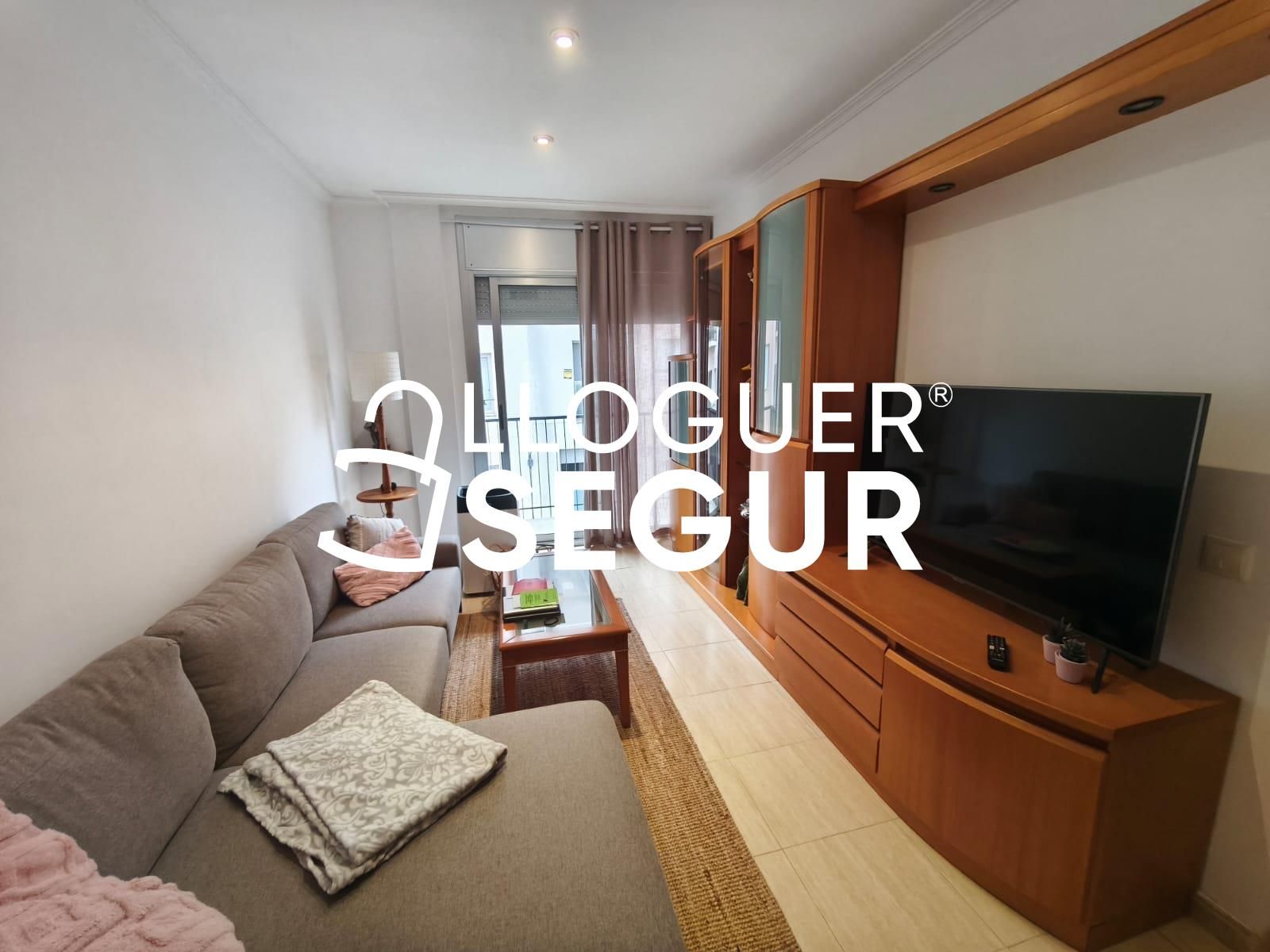 Sala d'estar de Pis de lloguer en Mataró amb Calefacció, Terrassa i Moblat