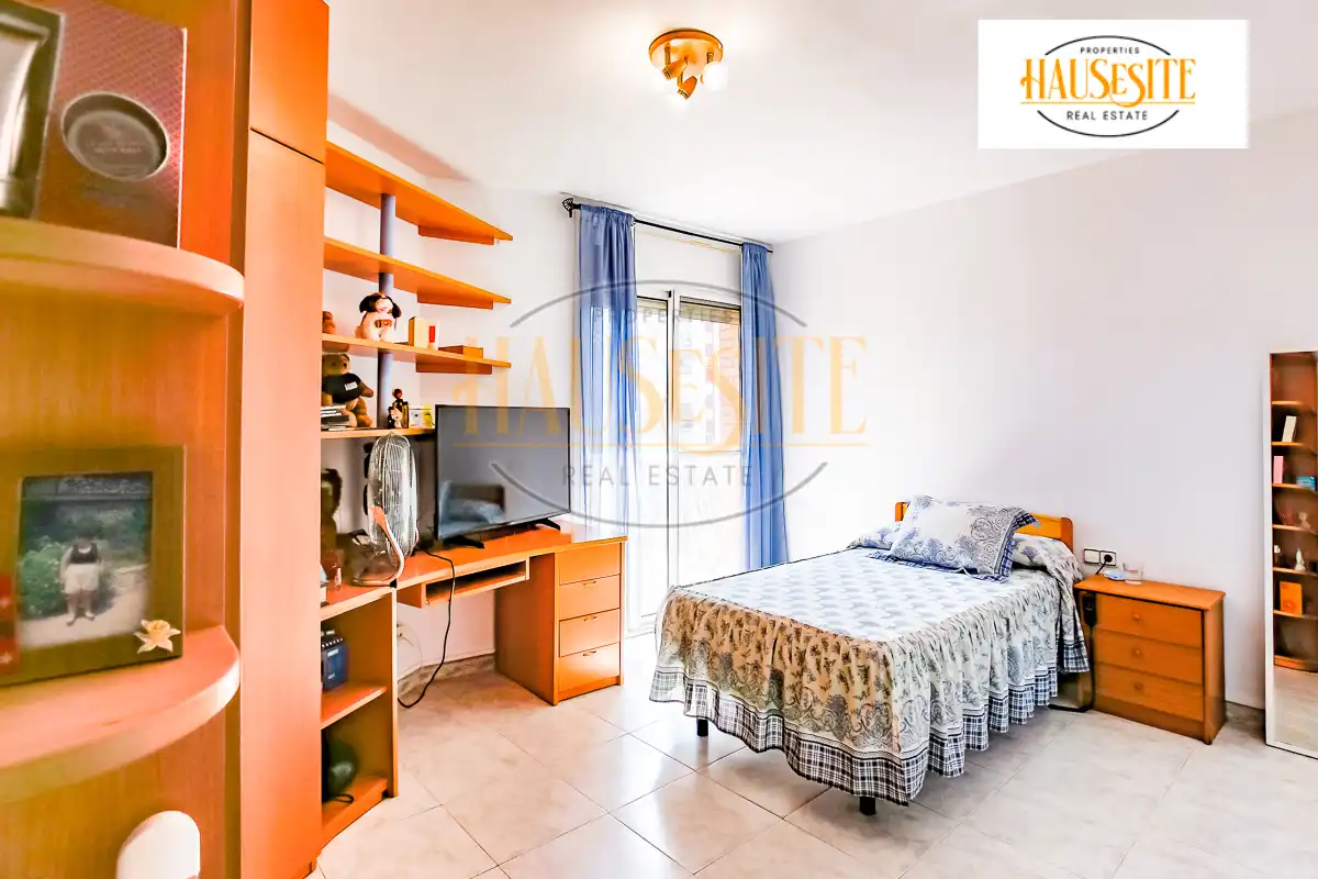 Bedroom of Houses for sale in Vilanova i la Geltrú  with Heating, Terrace and Balcony