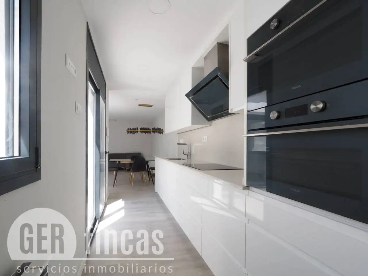 Flat for rent in Calle Josep Llimona, Poble Nou