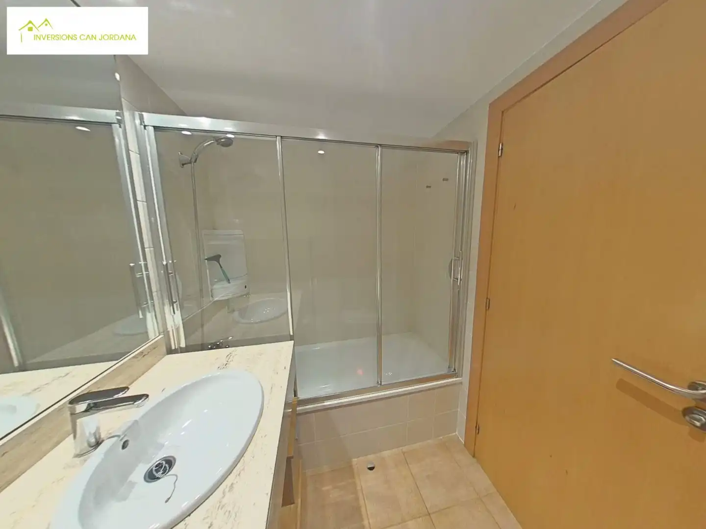 Badezimmer von Wohnungen zum Verkauf in Lloret de Mar mit Klimaanlage, Heizung und Abstellraum