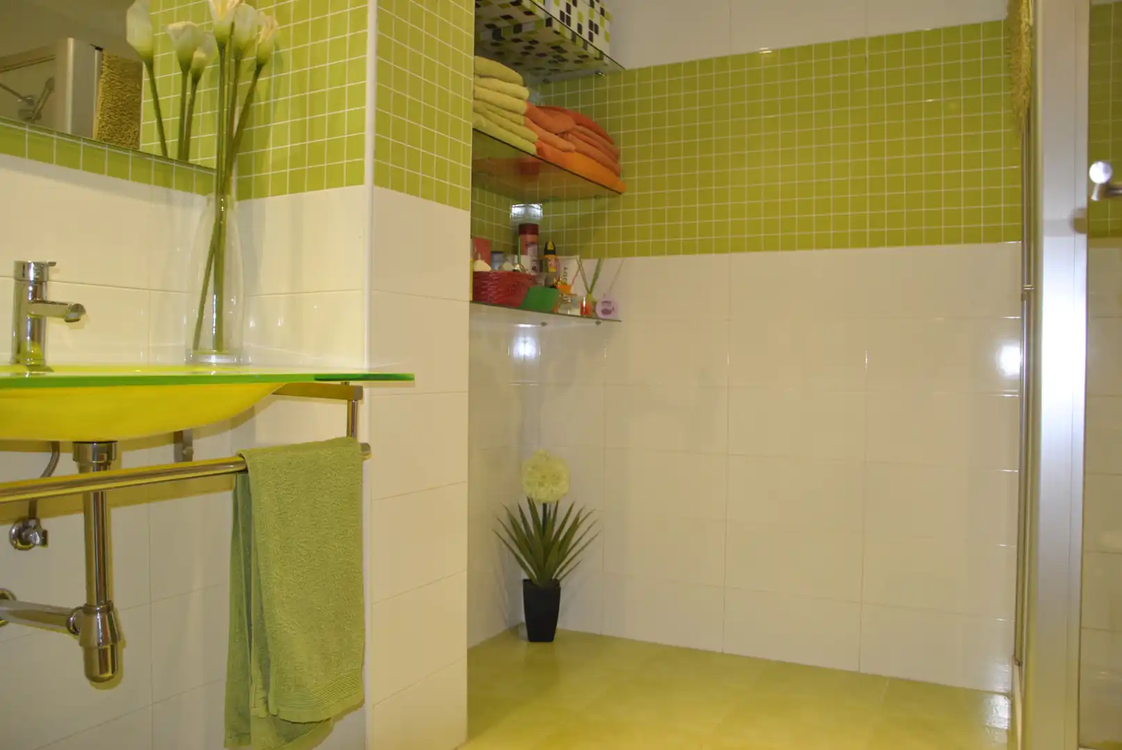 Baño de Piso de alquiler en Plasencia con Aire acondicionado, Calefacción y Jardín privado