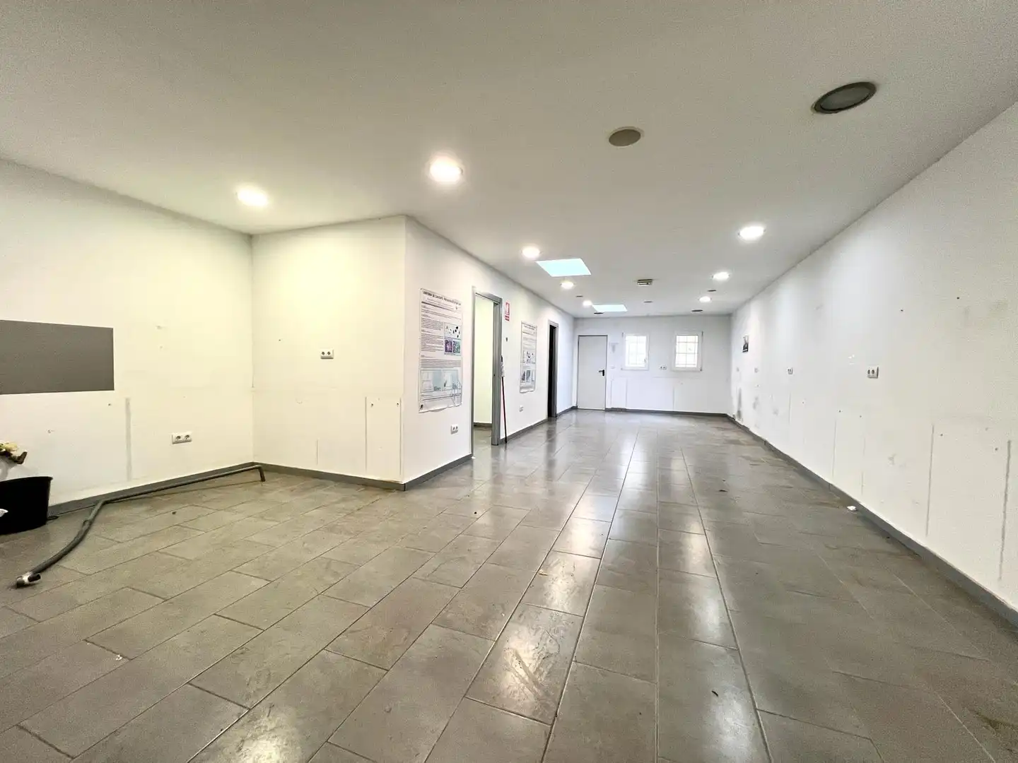 Büro zur Miete in Carrer de Llorens i Barba, El Baix Guinardó
