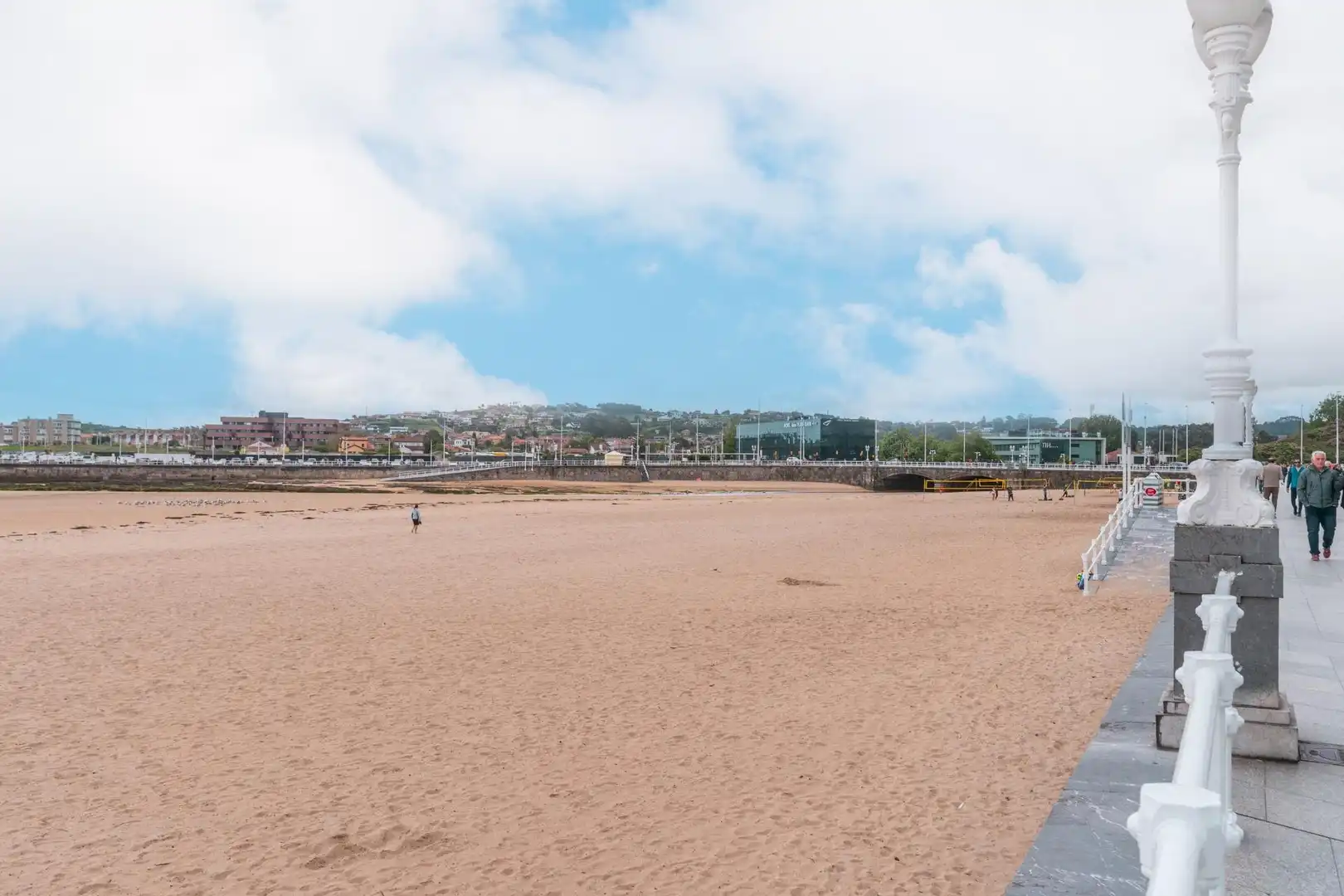 Vista exterior de Piso en venta en Gijón  con Calefacción y Amueblado