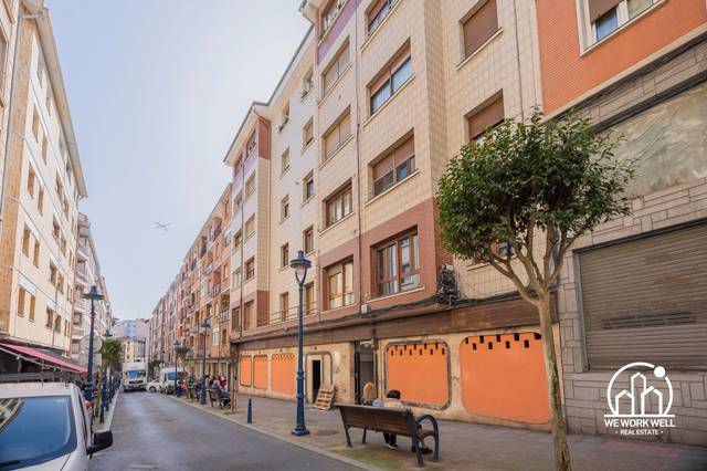Piso en Venta en Correos Kalea en Centro
