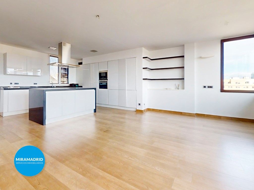 Cocina de Piso de alquiler en  Madrid Capital con Aire acondicionado y Piscina comunitaria