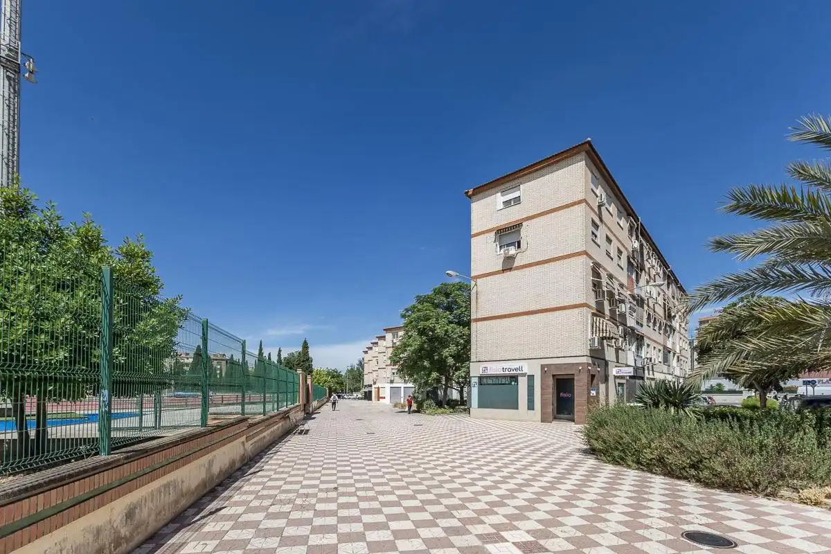 Vista exterior de Piso en venta en Granada con Aire acondicionado y Calefacción