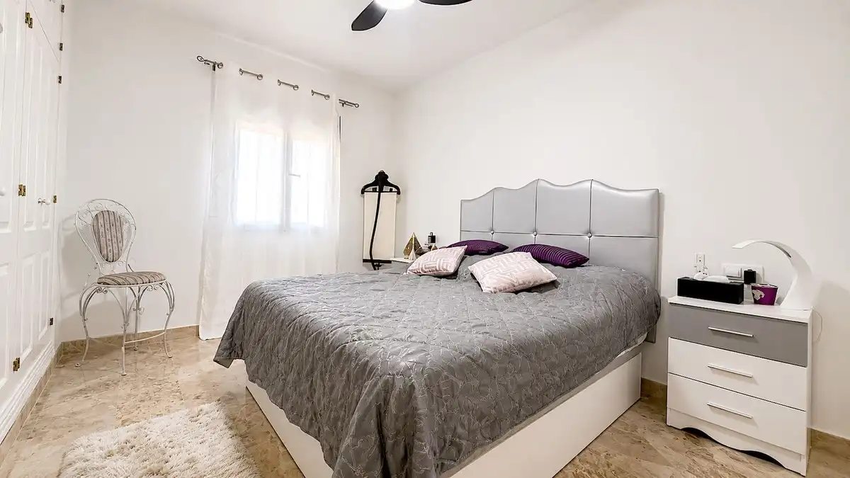 Flat with lift for sale in San Pedro de Alcántara, imagen 6