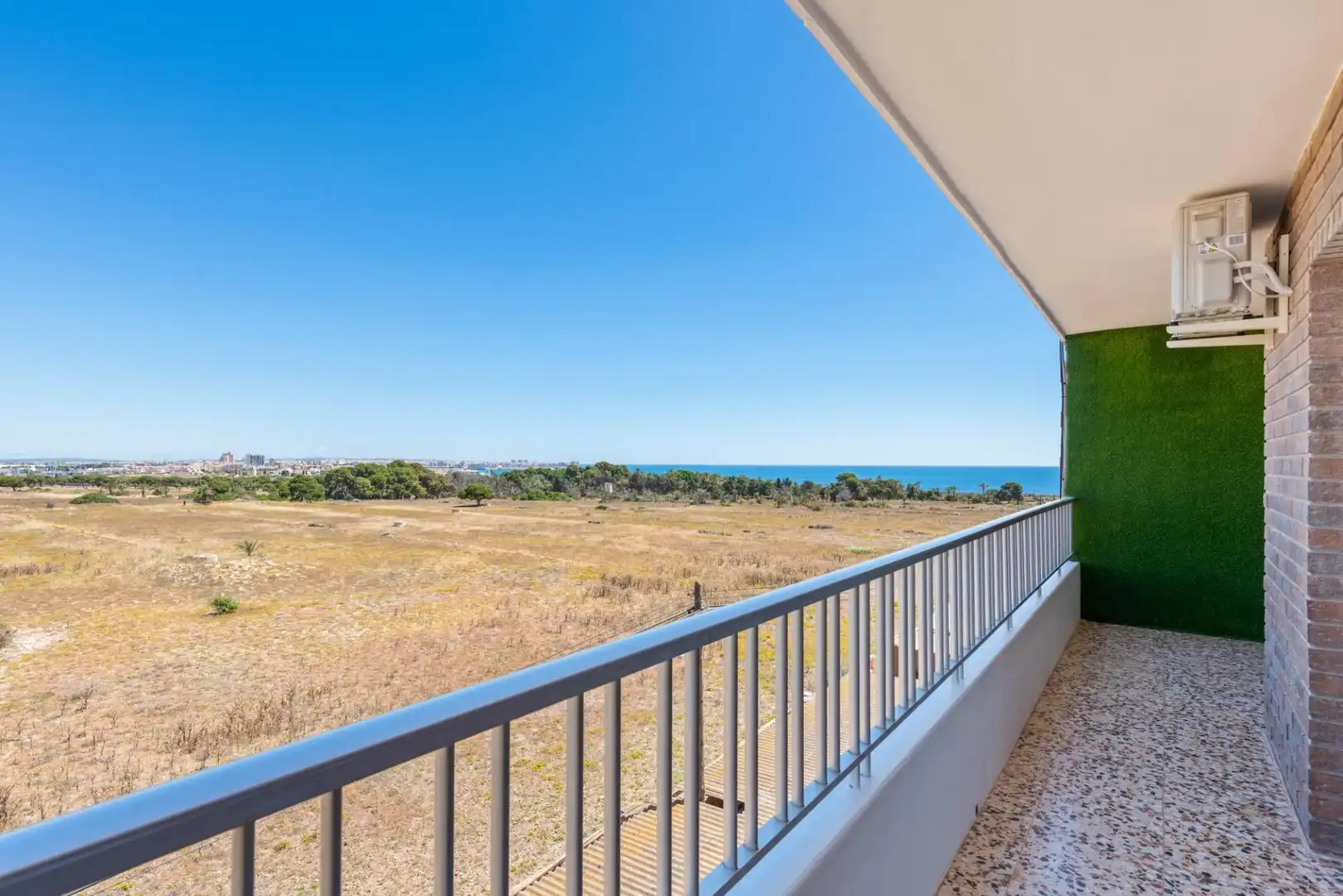 Apartament amb terrassa en venda a Calle Cala Dorada, imagen 4