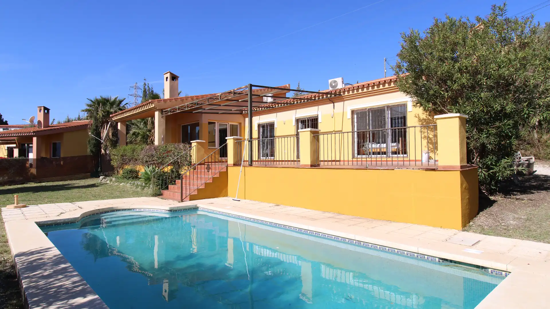 Casa o chalet de alquiler en El Romeral - Peñón de Zapata