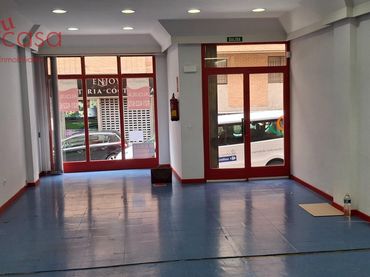 Local comercial de lloguer a Calle de los Curtidores 4