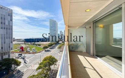 Exterior view of Flat for sale in  Barcelona Capital  with Air Conditioner, Heating and Private garden