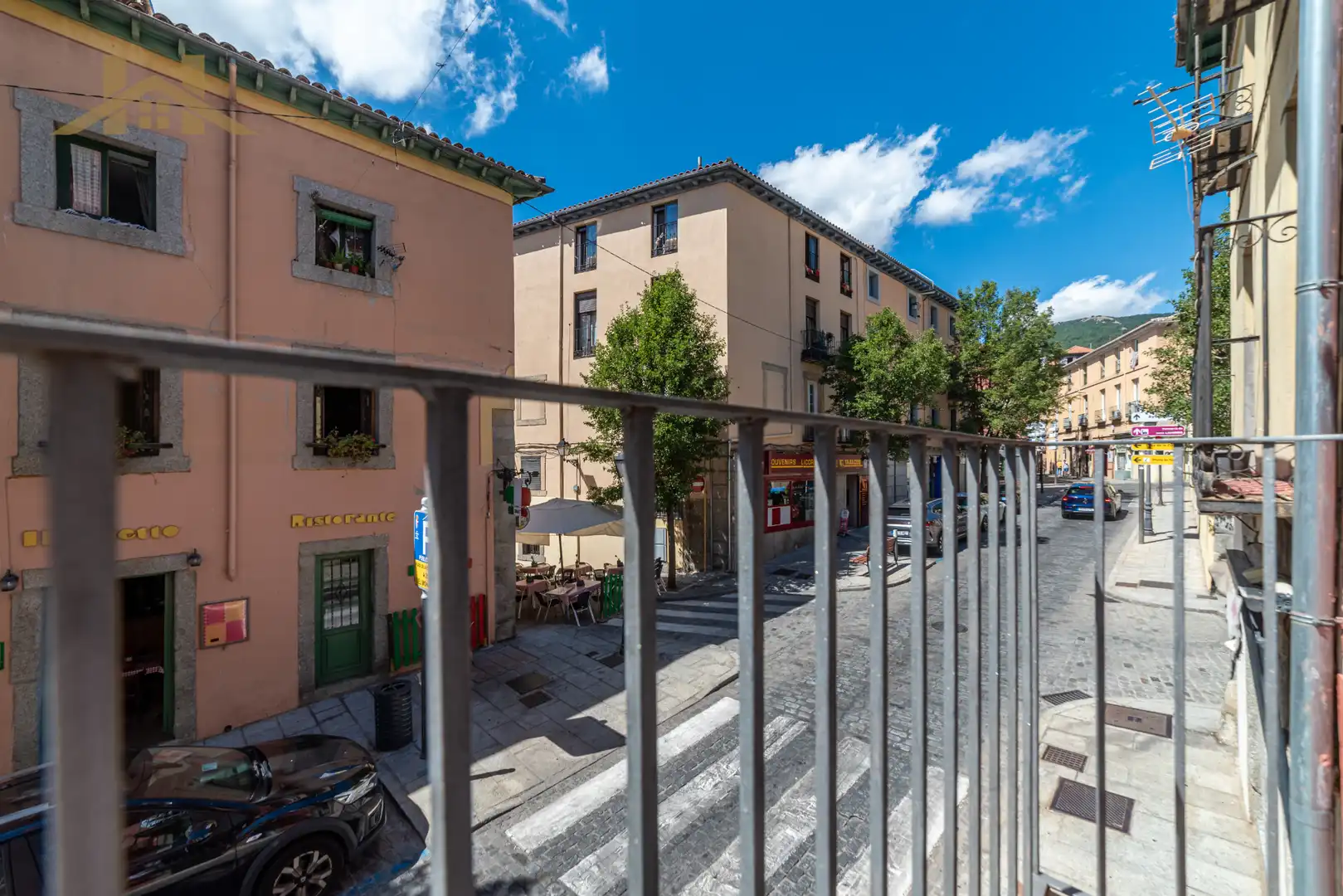 Vista exterior de Piso en venta en San Lorenzo de El Escorial con Calefacción, Amueblado y Balcón