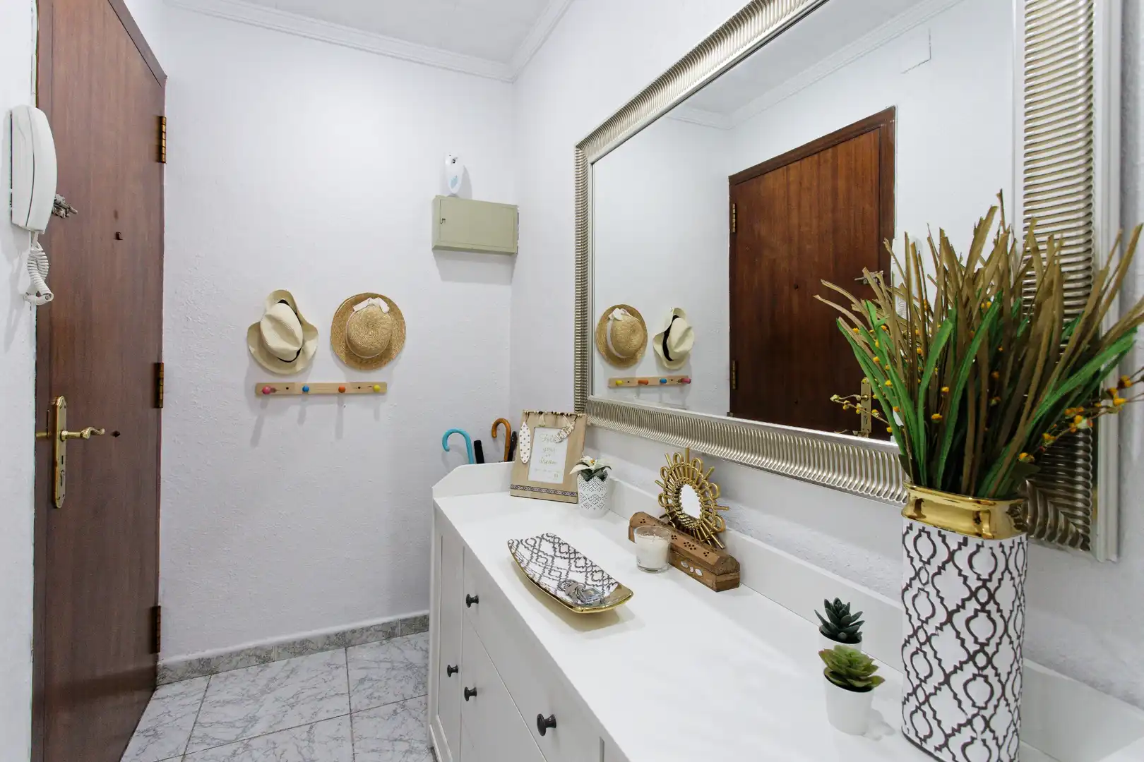 Bathroom of Flat for sale in Terrassa  with Air Conditioner and Balcony