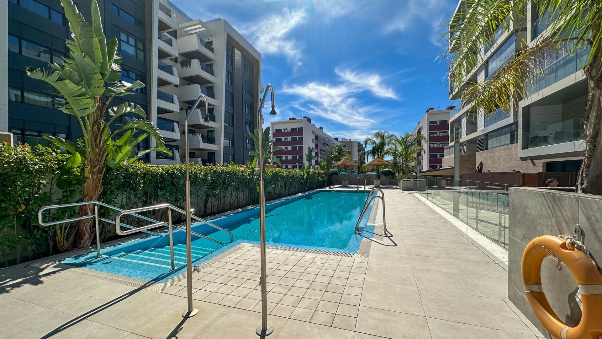 Flat to rent in Avenida Donante de Organos, Poniente-Norte - Miralbaida - Parque Azahara