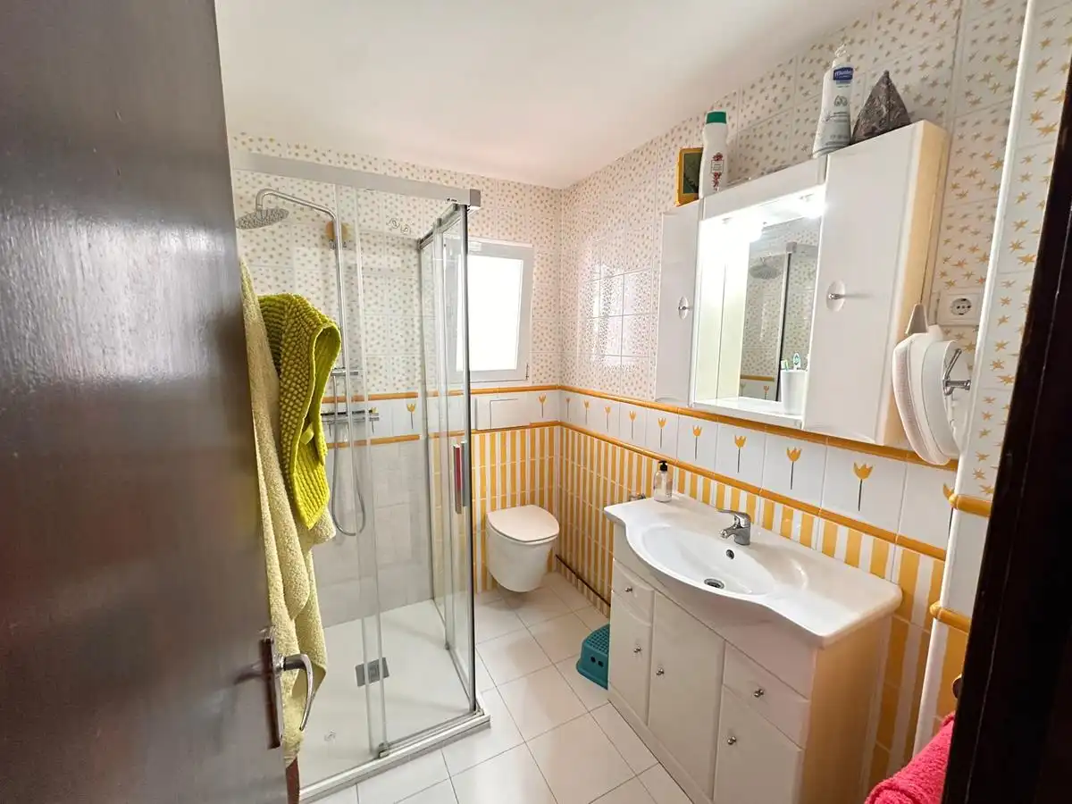 Baño de Casa o chalet en venta en Almuñécar con Jardín privado, Terraza y Amueblado