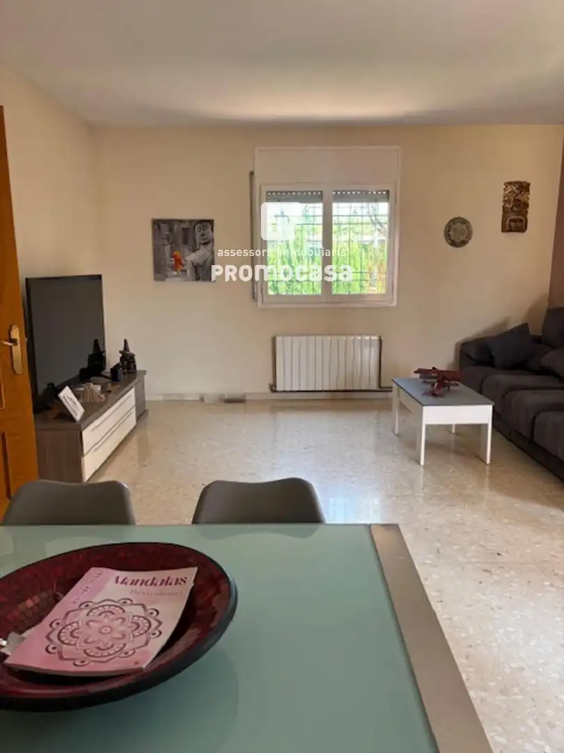 Sala de estar de Casa o chalet en venta en Barberà del Vallès con Calefacción, Terraza y Balcón