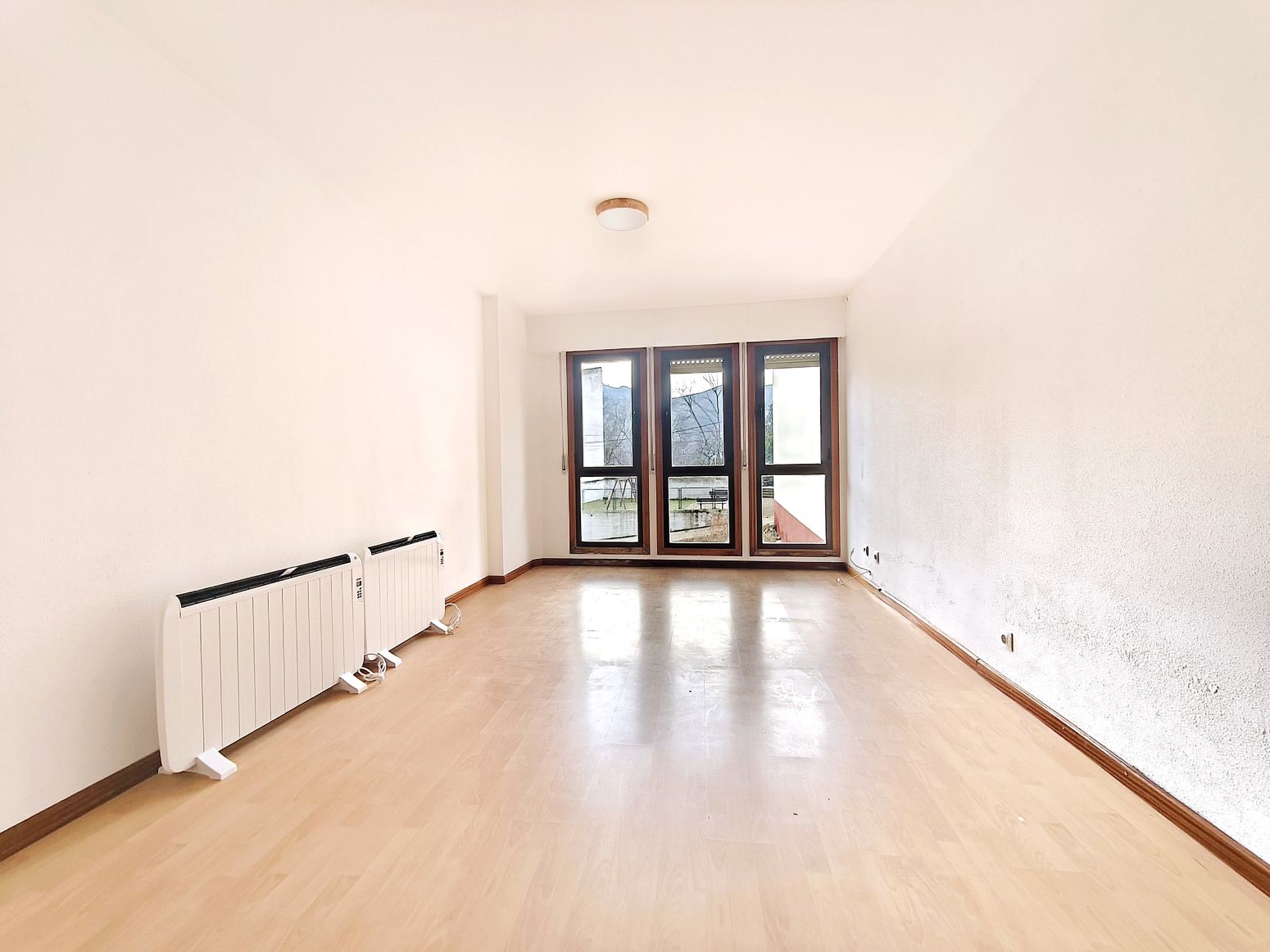 Sala d'estar de Pis en venda en Nalda amb Calefacció, Terrassa i Traster