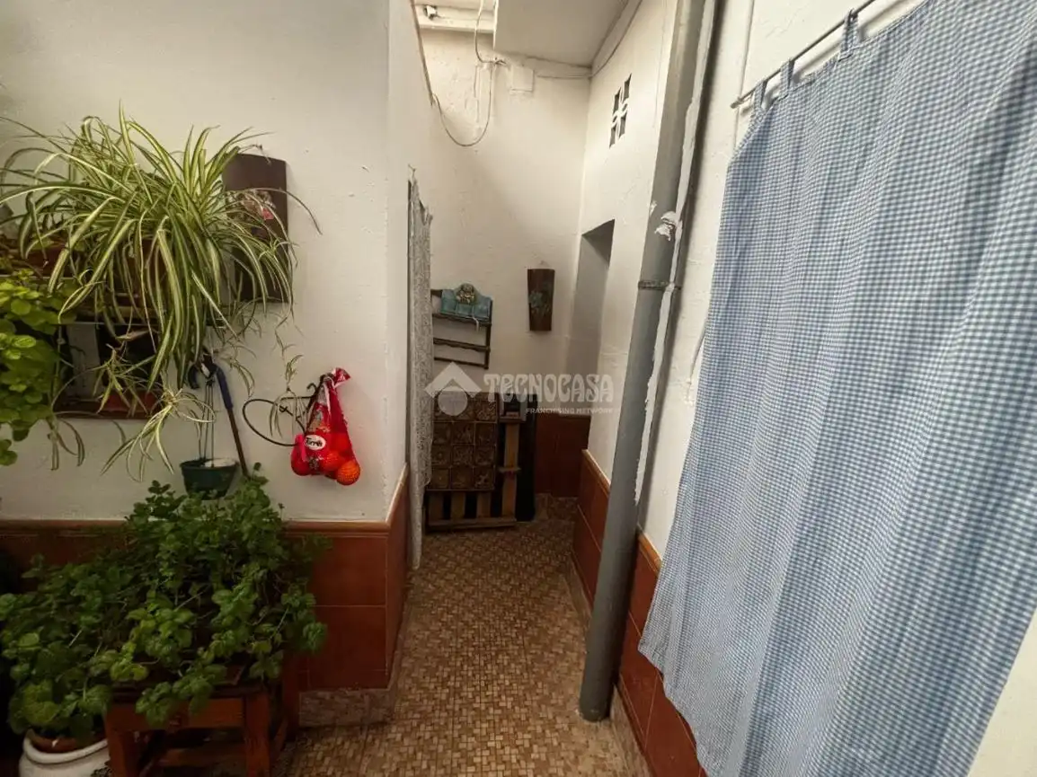 Casa aparellada amb terrassa en venda a Los Palacios y Villafranca, imagen 26