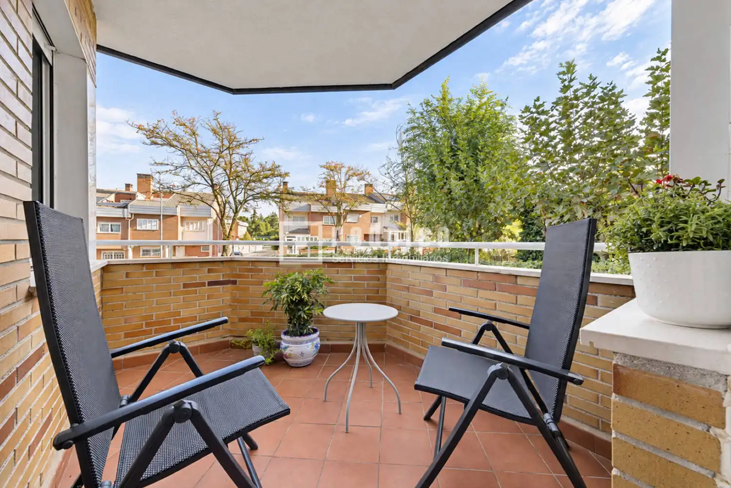 Terrasse von Wohnung zum Verkauf in Boadilla del Monte mit Klimaanlage, Heizung und Privatgarten