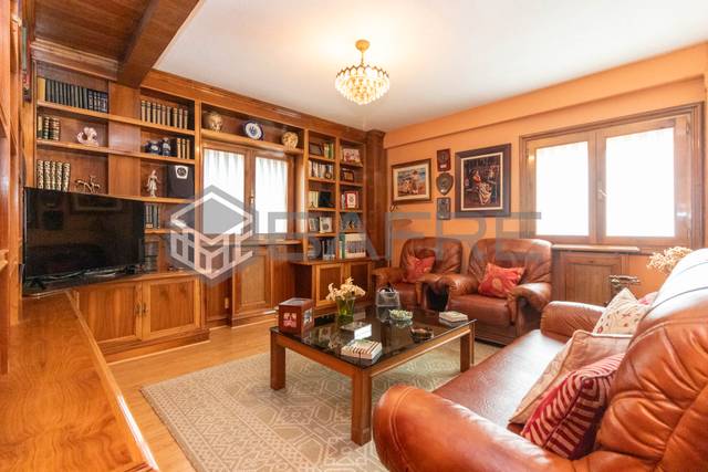 Piso en Venta en Calle de Fermín Caballero en La Paz