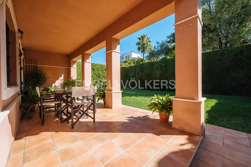 Vista exterior de Casa o chalet en venta en Bormujos con Aire acondicionado, Calefacción y Jardín privado
