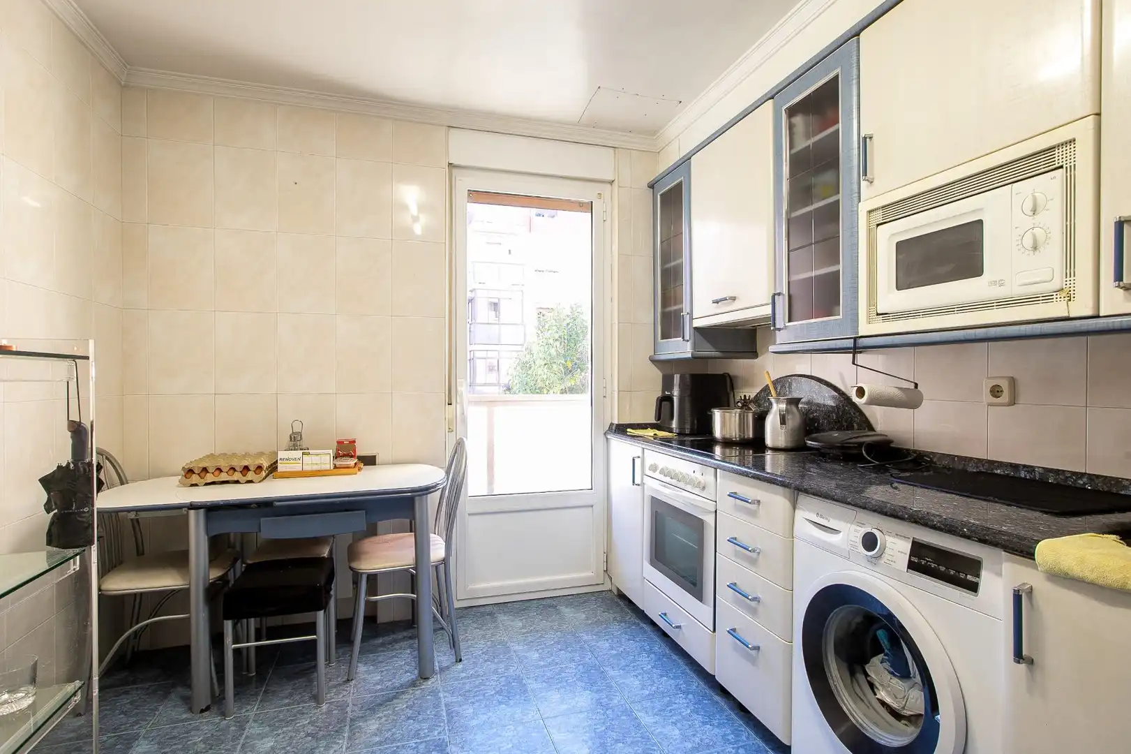 Kitchen of Flat for sale in  Pamplona / Iruña  with Heating, Terrace and Furnished