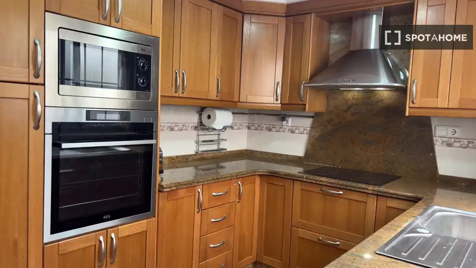 Cocina de Apartamento para compartir en Valencia con Aire acondicionado, Terraza y Amueblado
