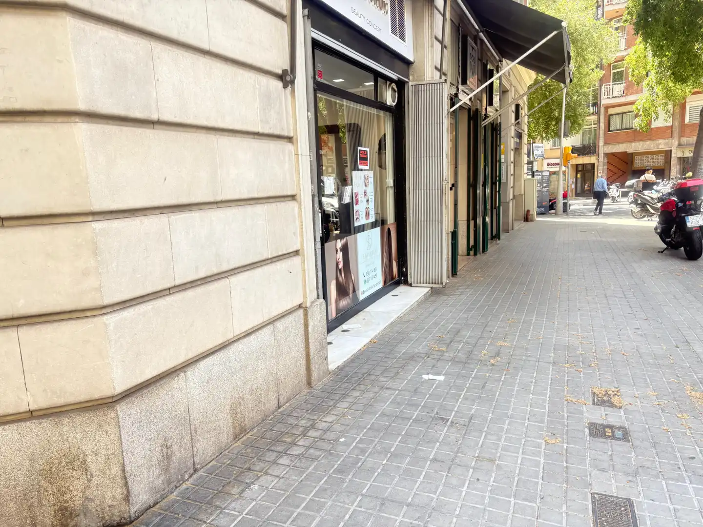 Commercial properties for transfer in Barcelona  with Air Conditioner, Furnished and Alarm