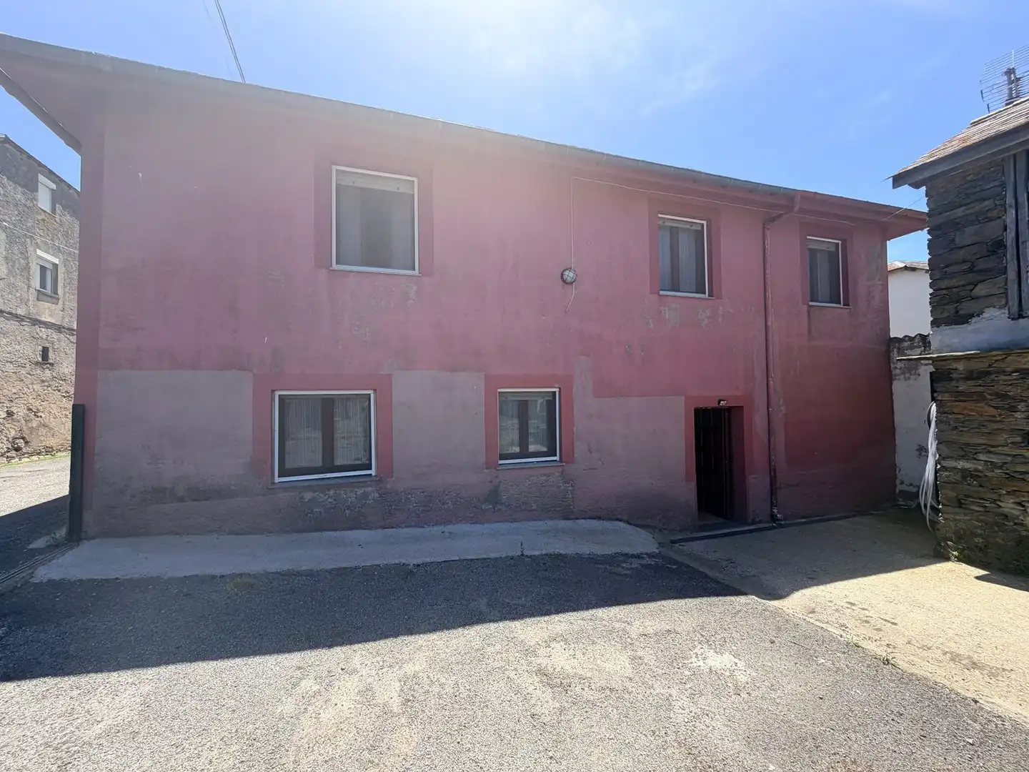 Vista exterior de Casa o chalet en venta en Navia con Calefacción, Terraza y Trastero