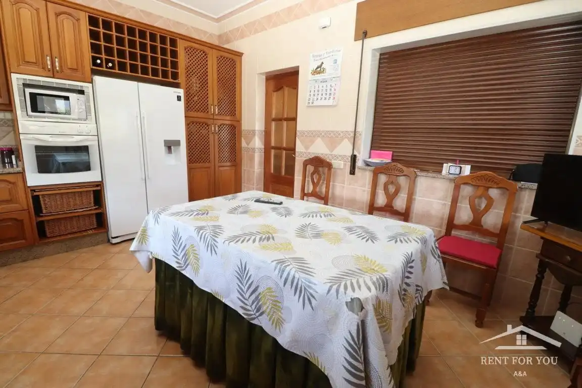 Cocina de Casa o chalet de alquiler en Guaro con Jardín privado, Terraza y Trastero