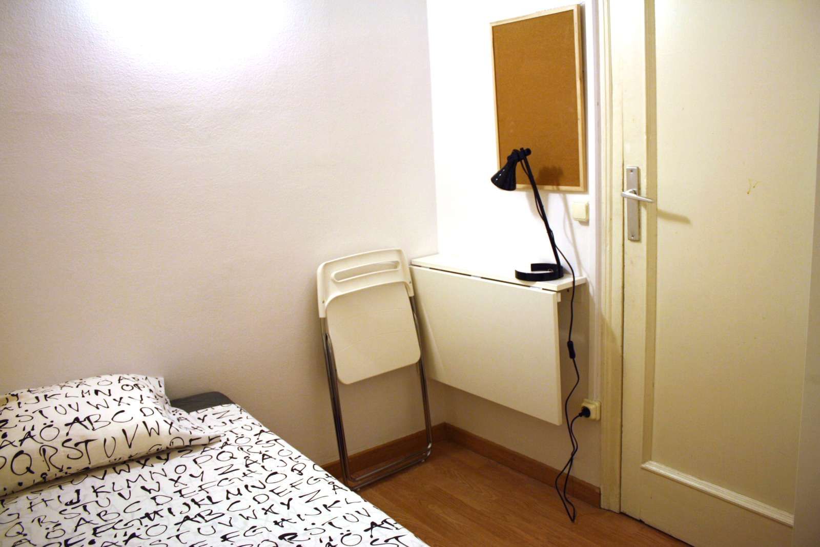 Habitación de Piso para compartir en  Barcelona Capital con Aire acondicionado, Calefacción y Terraza