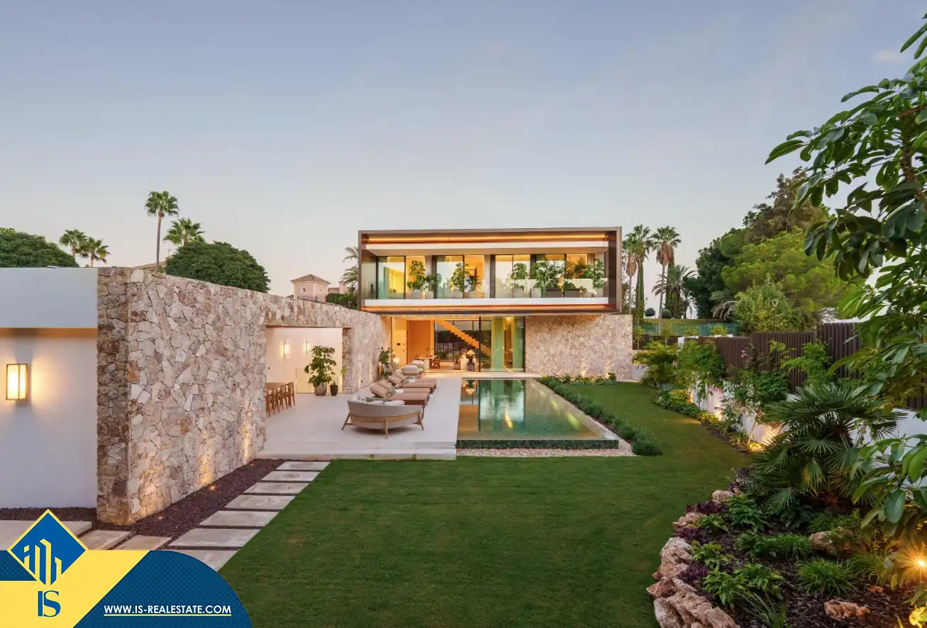 Chalet con piscina en venta en Milla de Oro
