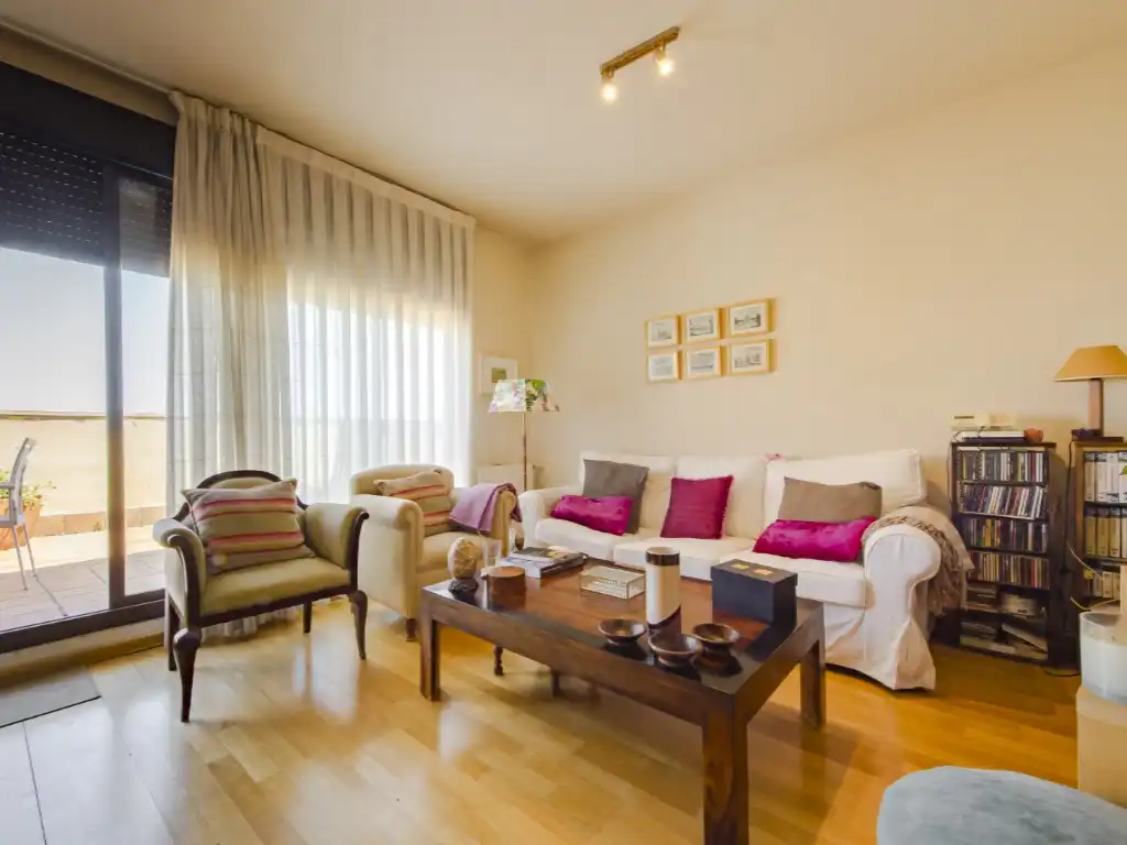 Sala d'estar de Pis de lloguer en Madrid amb Jardí privat, Terrassa i Piscina