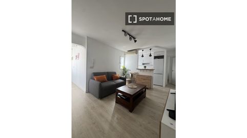 Photo 5 of Room in Castillejos - Cuzco, Madrid Capital