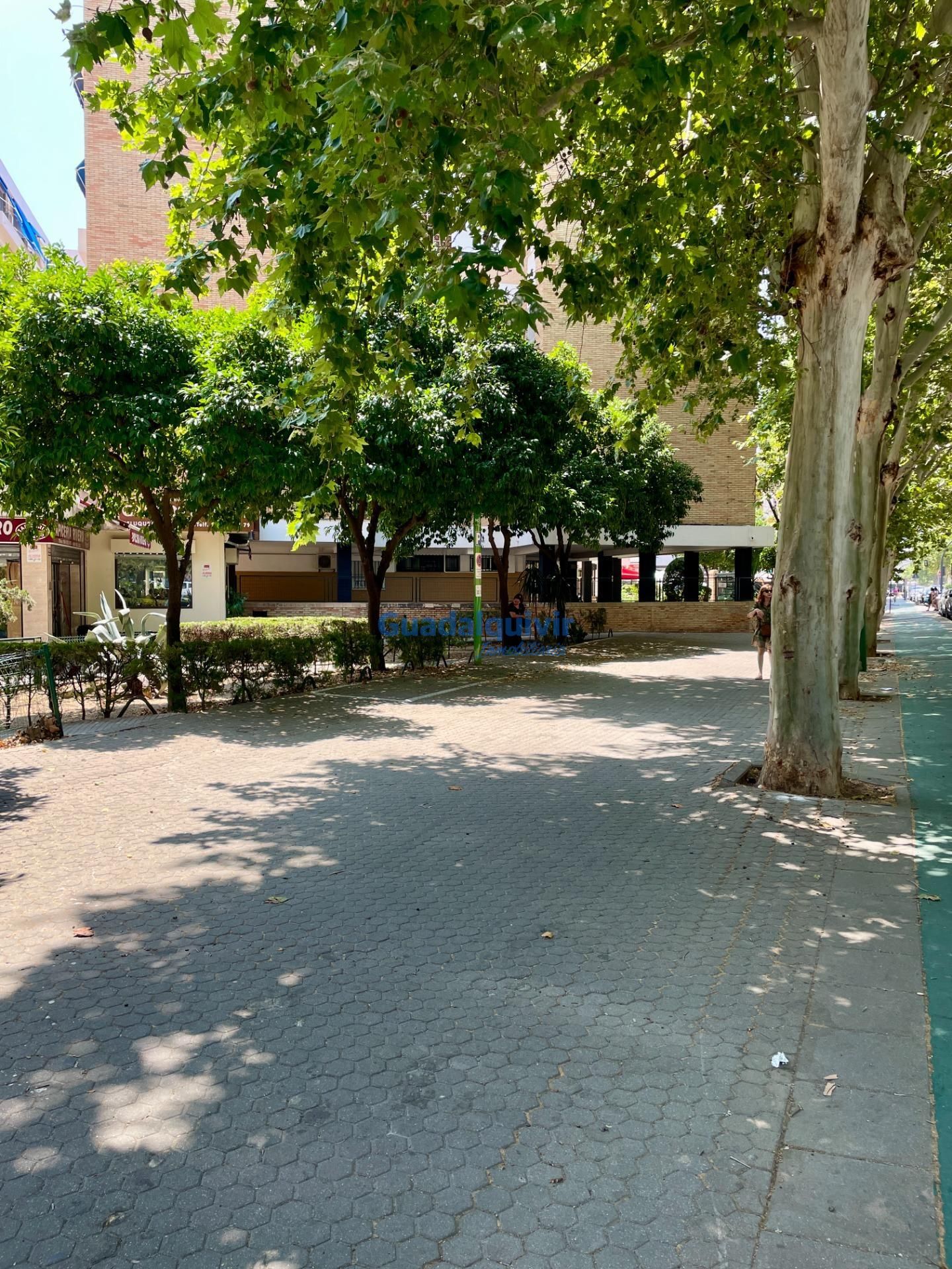 Exterior view of Flat for sale in  Sevilla Capital  with Air Conditioner and Private garden