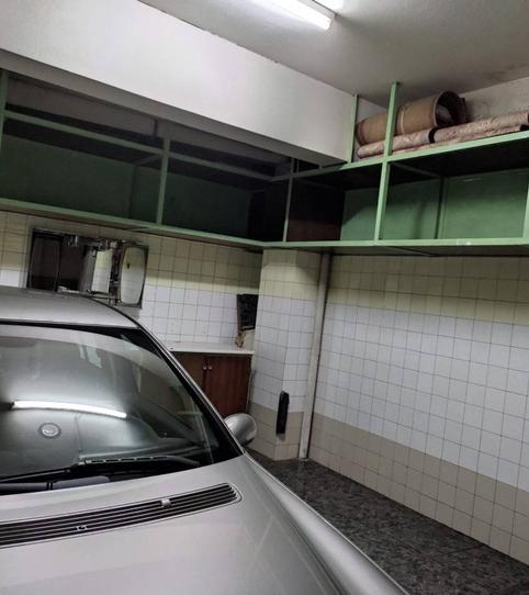 Foto 2 de Garaje de alquiler en Avenida Menéndez Pelayo, Maliaño, Camargo