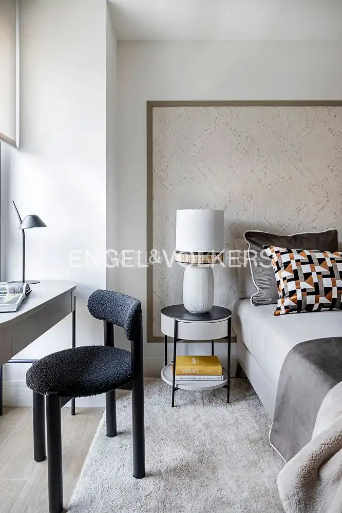 Sala d'estar de Àtic de lloguer en Madrid amb Aire condicionat, Calefacció i Jardí privat